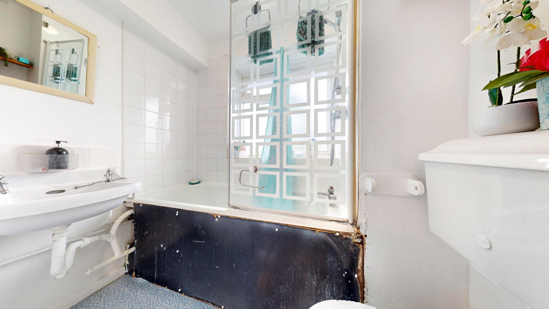 Large two bedroom apartment Broadhurst Gardens, West Hampstead